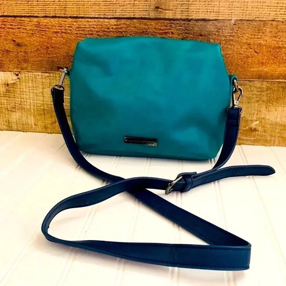 Danielle Nicole Purse  - Picture 2 of 7